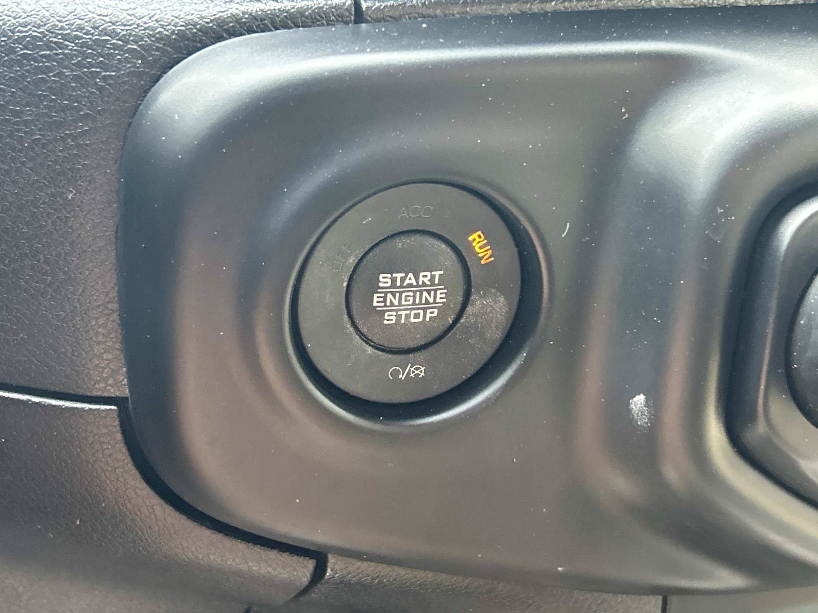 Used 2019 Jeep Wrangler Unlimited Sahara AWD/4WD image 42