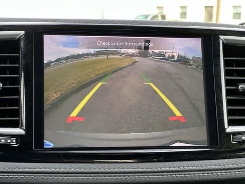 Used 2025 Chrysler Pacifica Limited image 20