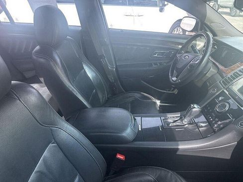 Used 2017 Ford Taurus Limited FWD image 31