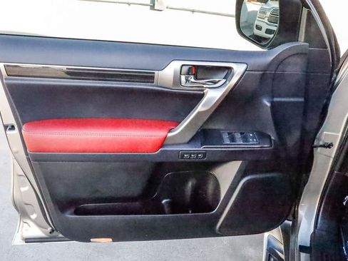 Used 2023 Lexus GX 460 Premium w/ Premium Package image 22