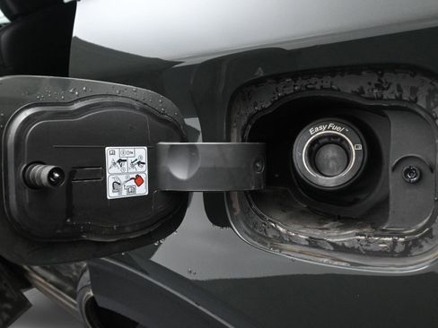 Used 2023 Ford Explorer Limited w/ Limited Technology Package RWD image 11
