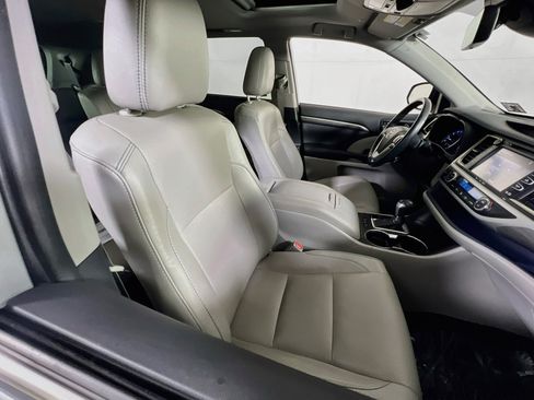 Used 2019 Toyota Highlander Limited AWD/4WD image 28