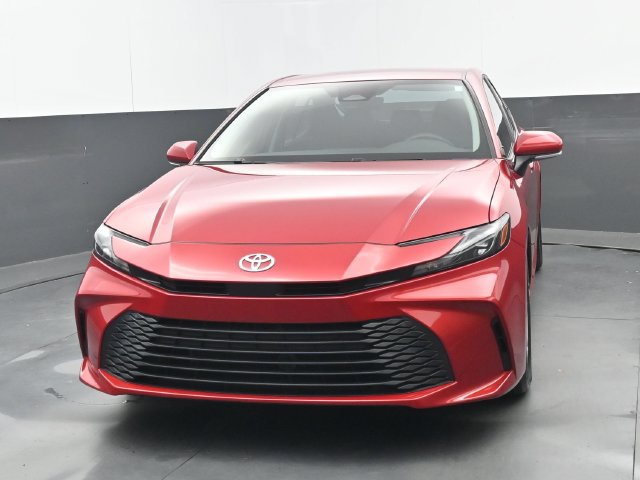 Used 2025 Toyota Camry LE FWD image 28