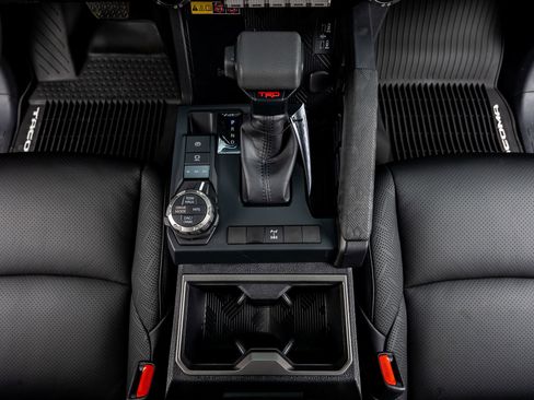 Used 2025 Toyota Tacoma TRD Off-Road image 27