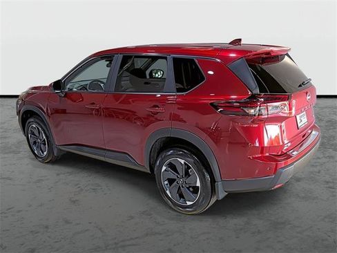 Used 2025 Nissan Rogue SV AWD/4WD image 2