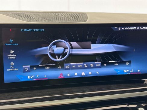 Used 2025 BMW X7 M60i w/ Executive Package AWD/4WD image 26