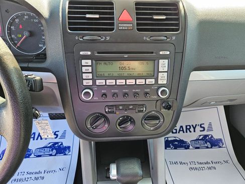 Used 2008 Volkswagen Rabbit S image 18