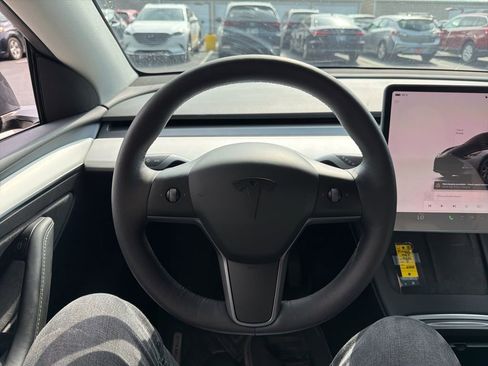 Used 2023 Tesla Model Y Long Range image 14