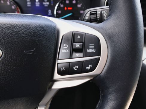 Used 2022 Ford Explorer XLT w/ Equipment Group 202A image 24