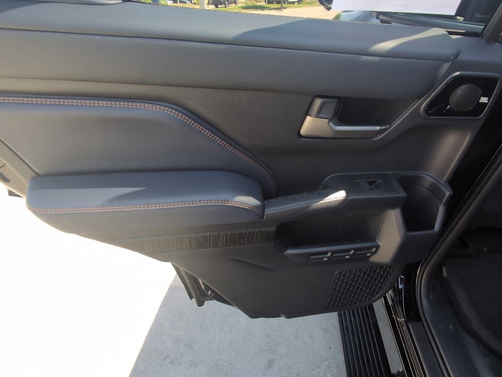 Used 2025 Toyota 4Runner Platinum AWD/4WD image 24