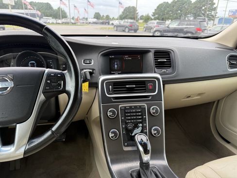 Used 2014 Volvo S60 T5 image 13