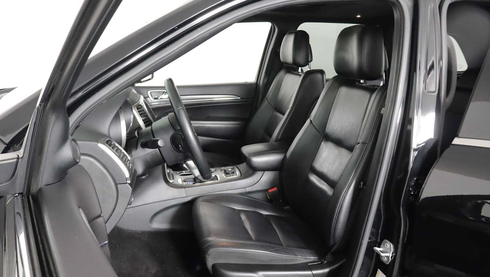 Used 2018 Jeep Grand Cherokee Limited AWD/4WD image 11