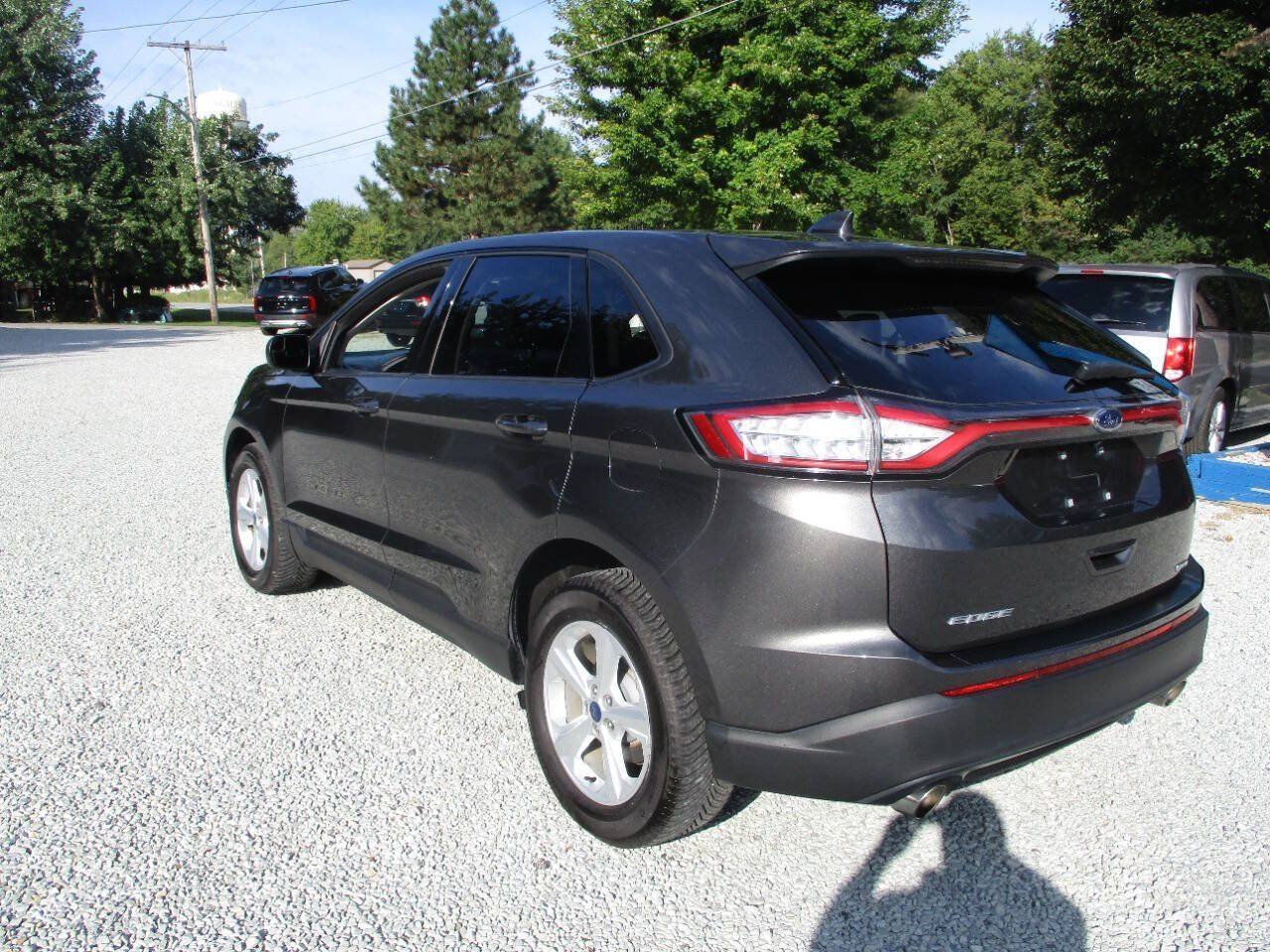 Used 2017 Ford Edge SE w/ Cargo Accessory Package FWD image 3