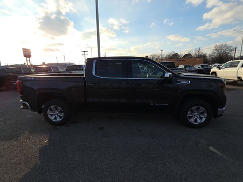 New 2026 GMC Sierra 1500 SLE image 10