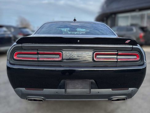 Used 2018 Dodge Challenger GT image 3