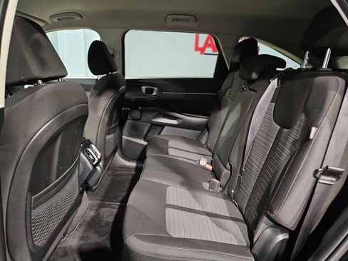 Used 2024 Kia Sorento LX image 34