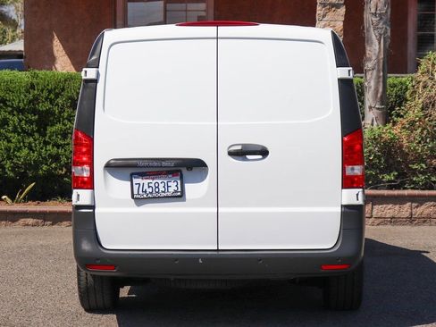 Used 2021 Mercedes-Benz Metris image 7