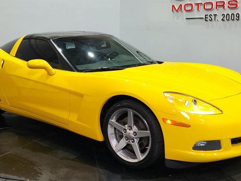 Used 2006 Chevrolet Corvette Coupe w/ Preferred Equipment Group RWD image 16