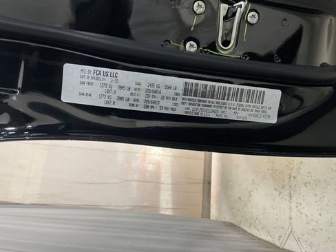 Used 2019 Jeep Cherokee Limited AWD/4WD image 31