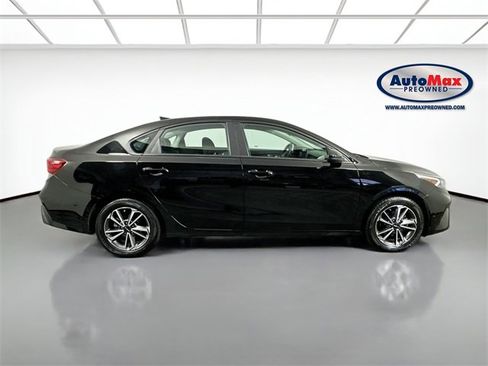 Used 2023 Kia Forte LXS image 10