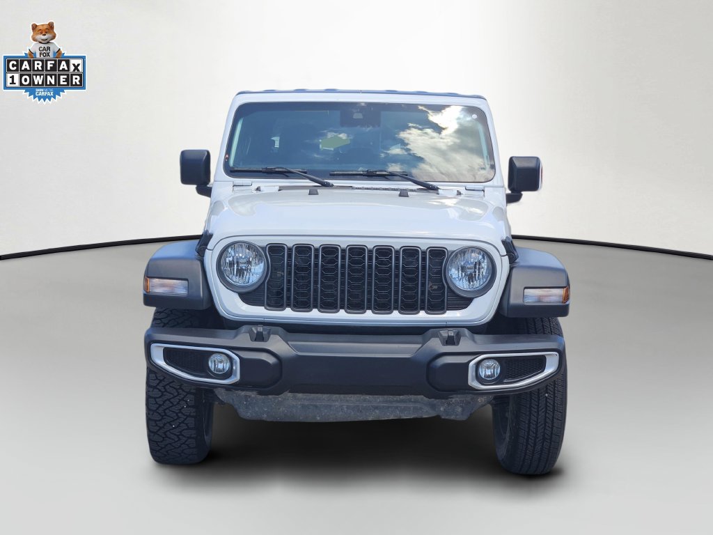 Used 2025 Jeep Gladiator Sport AWD/4WD image 2