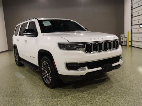 Used 2023 Jeep Wagoneer 4WD w/ Premium Group I image 1