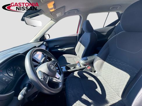 Used 2023 Nissan Kicks SV w/ Interior Electronics Package FWD image 26