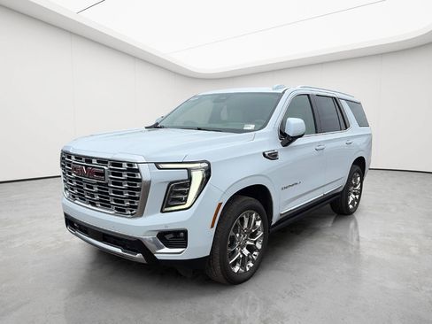 Used 2026 GMC Yukon Denali w/ Sun & Power Step Package AWD/4WD image 3