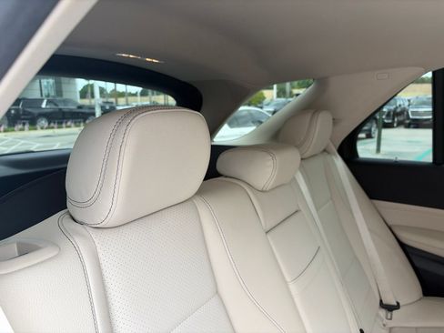Used 2025 Mercedes-Benz GLE 450e 4MATIC image 11