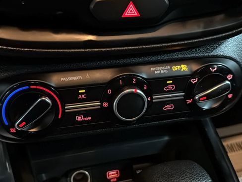 Used 2020 Kia Soul LX FWD image 18