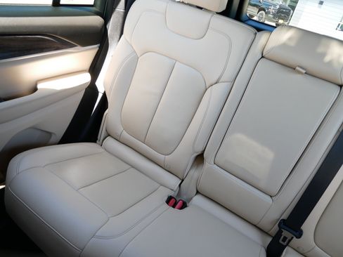 Used 2022 Jeep Grand Cherokee Limited 4xe AWD/4WD image 12