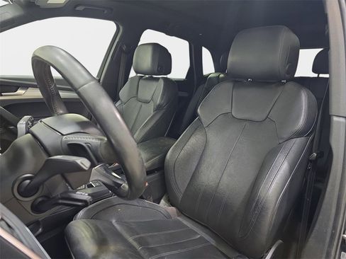 Used 2018 Audi SQ5 Prestige w/ Prestige Package image 16