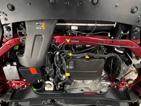 Used 2025 Chevrolet Trax LT FWD image 36