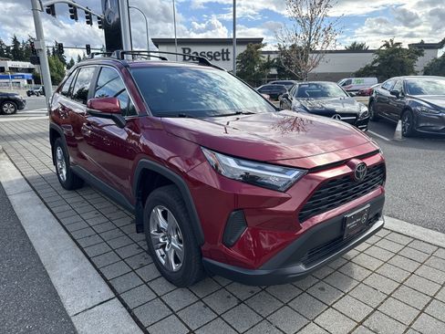 Used 2023 Toyota RAV4 XLE w/ Convenience Package AWD/4WD image 3