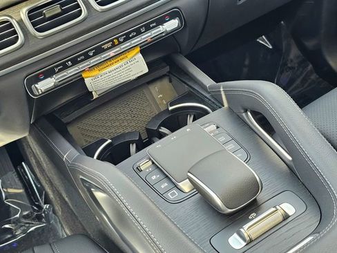 New 2026 Mercedes-Benz GLS 450 4MATIC image 32