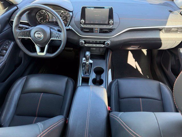 Used 2022 Nissan Altima 2.5 SR FWD image 29