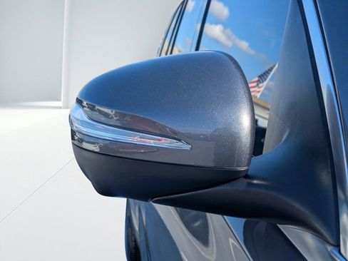 Used 2022 Mercedes-Benz GLS 450 4MATIC image 10