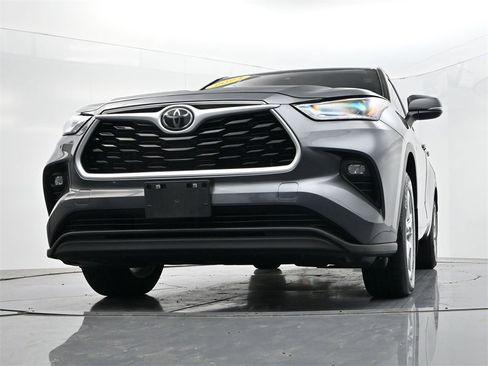 Used 2023 Toyota Highlander L image 41
