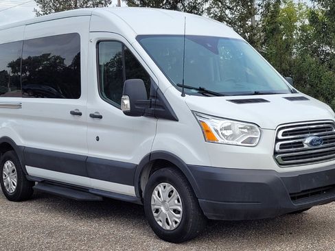 Used 2019 Ford Transit 150 XLT image 7