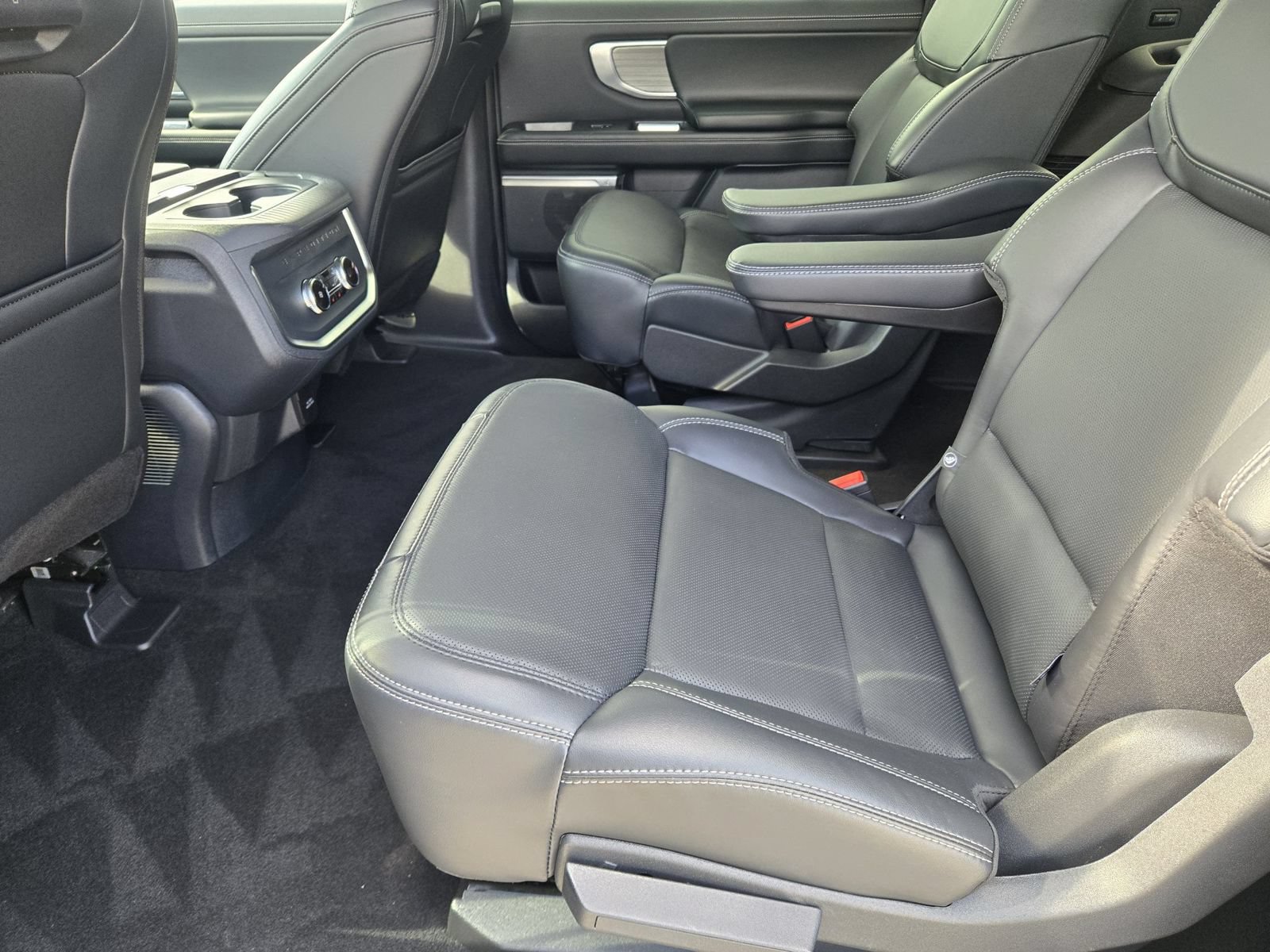 Used 2026 Ford Expedition Max Platinum AWD/4WD image 31