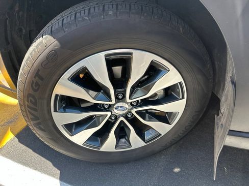 Used 2024 Subaru Outback Touring AWD/4WD image 11