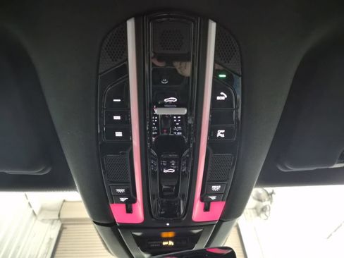 Used 2022 Porsche Cayenne S image 31