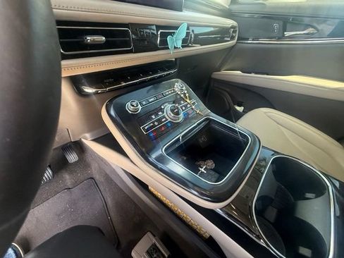 Used 2022 Lincoln Nautilus Reserve FWD image 9