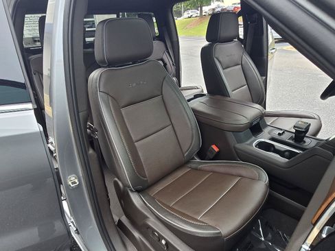 Used 2023 GMC Sierra 1500 Denali w/ Denali Reserve Package AWD/4WD image 29