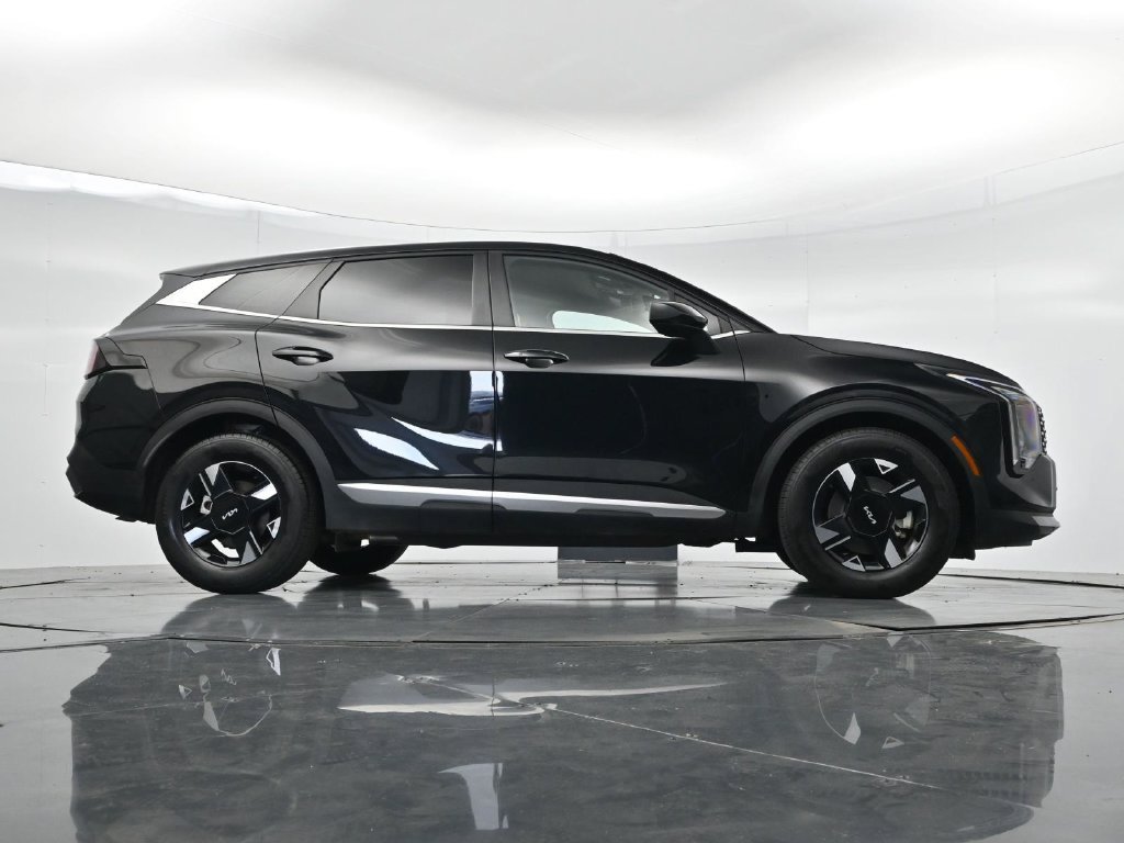 Used 2026 Kia Sportage LX FWD image 33