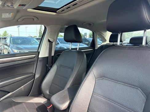 Used 2018 Volkswagen Passat 2.0T SE FWD image 5