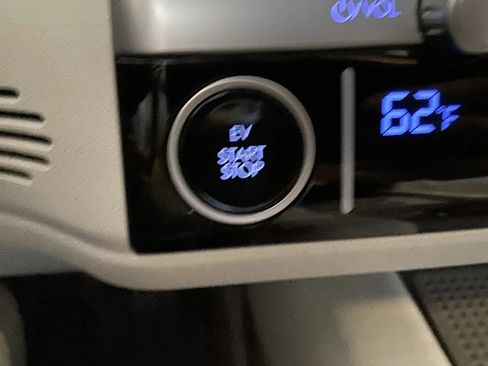 Used 2023 Hyundai Ioniq 6 SEL image 16