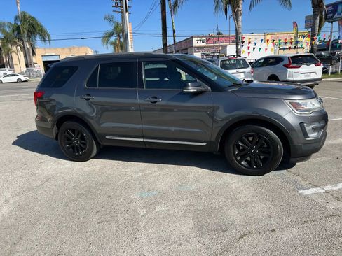 Used 2017 Ford Explorer XLT w/ Equipment Group 201A image 4