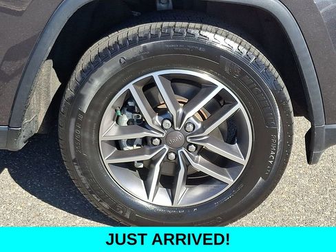 Used 2021 Jeep Grand Cherokee Limited w/ Premium Lighting Group image 8