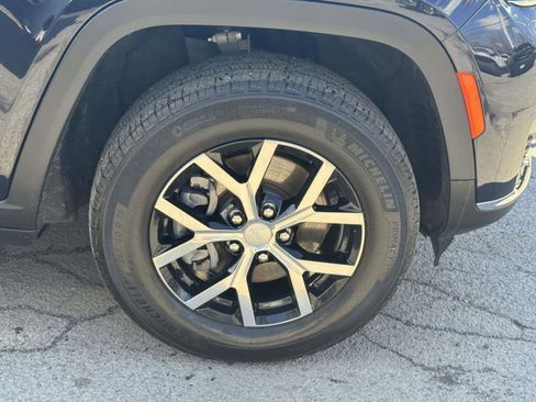 Certified 2023 Jeep Grand Cherokee L Limited AWD/4WD image 5